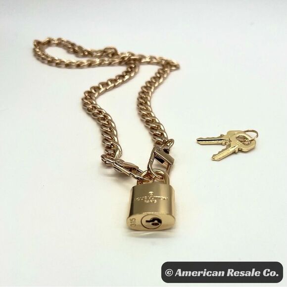 Louis Vuitton LV #315 Gold Lock Vintage and Rare PadLock Lock 2 Keys Necklace - Picture 3 of 8